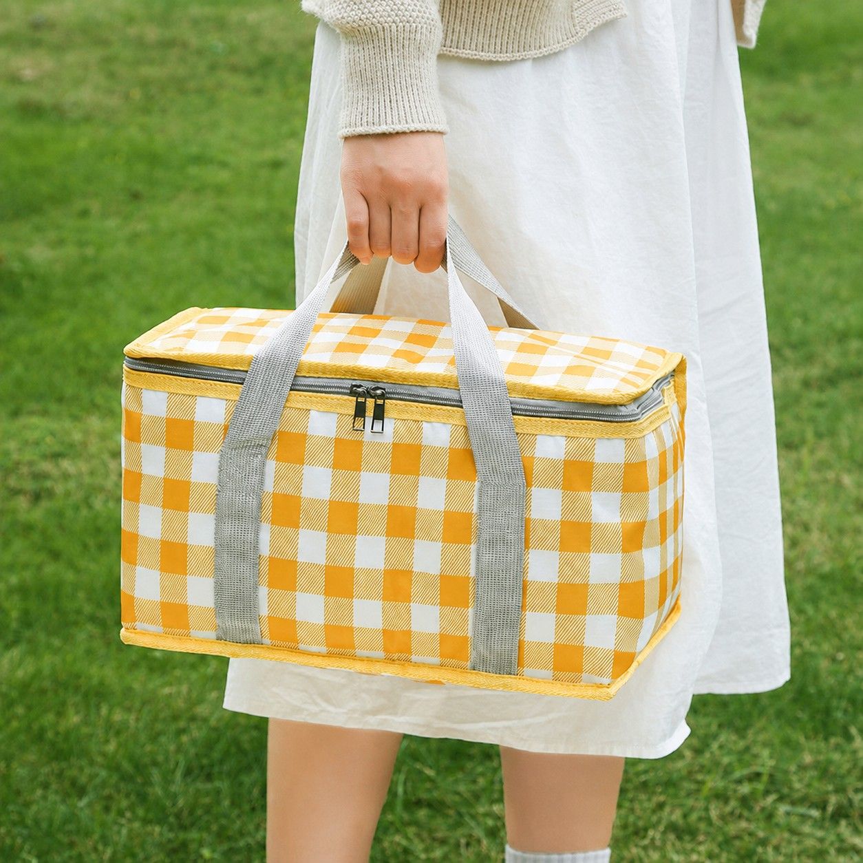 Insulated Picnic Lunch Bag with Zip Closure and Carry Handles