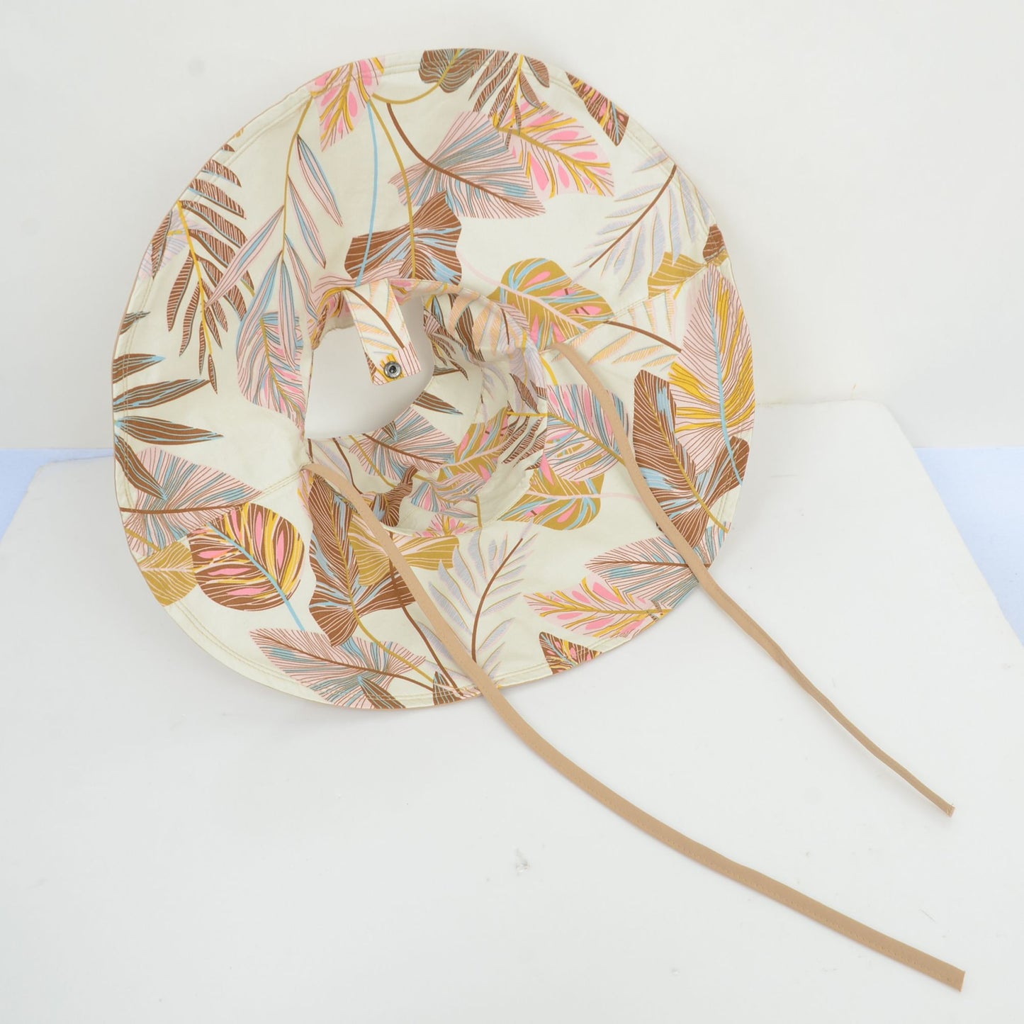 Wide Brim Sun Hat with Ponytail Hole Neck Tie Closure and Patterned Lining for UV Protection and Outdoor Style