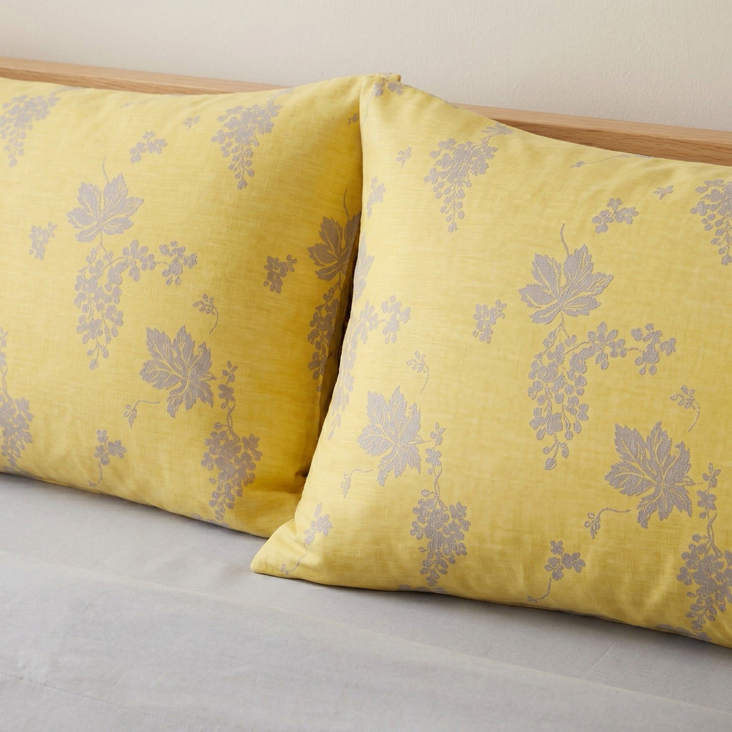 4-Piece Cotton Bedding Set with Floral Print Duvet Cover, Pillowcases, and Flat Sheet for Elegant Bedroom Makeover
