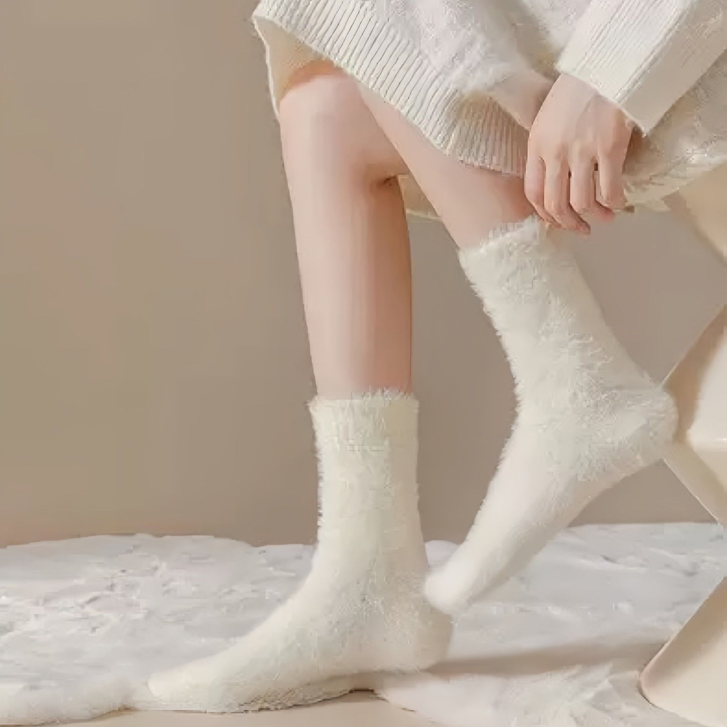 3-Pair Ultra-Plush Fuzzy Crew Socks with Soft Textured Finish US 5¨C10