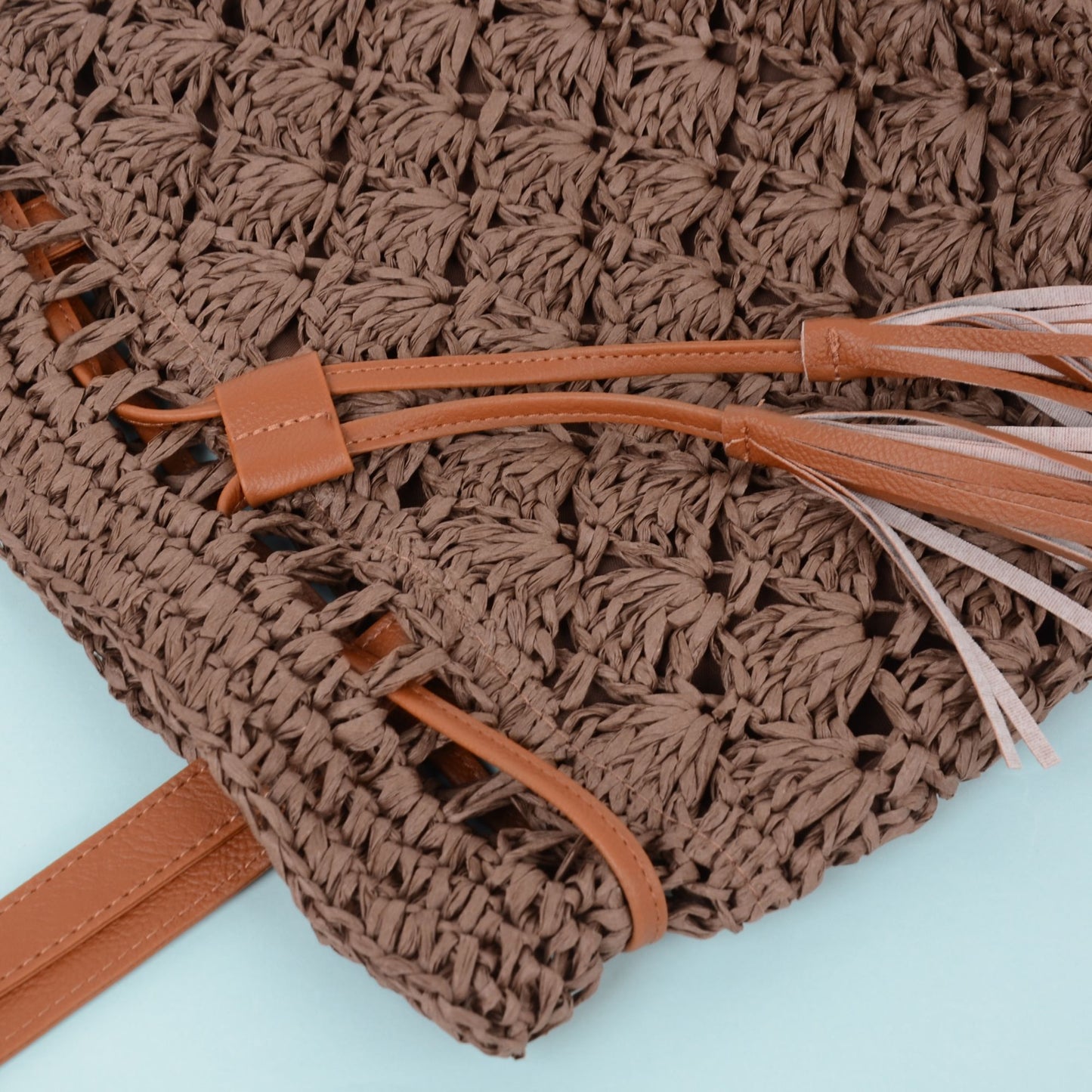 Women's Rustic Straw Shoulder Bag with Leather Accents