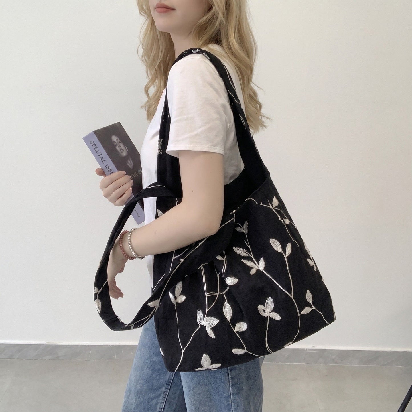 Embroidered Leaf Shoulder Tote Bag Lightweight Foldable Everyday Bag for Women