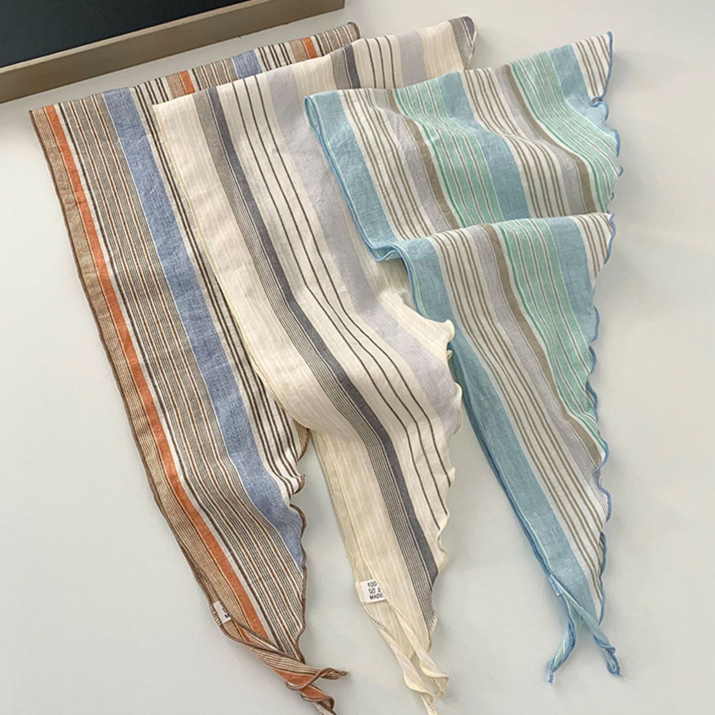 Striped Triangle Scarf Lightweight Soft Neck Head Scarf Casual Layering Wrap 39.5¡Á21.5 Inches
