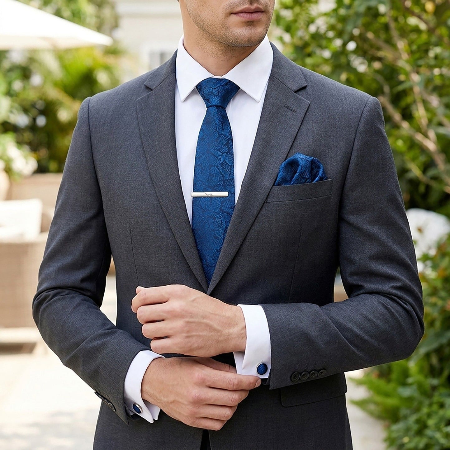 Men's Paisley Pattern Tie Gift Set with Matching Pocket Square Cufflinks and Silver Tie Clip