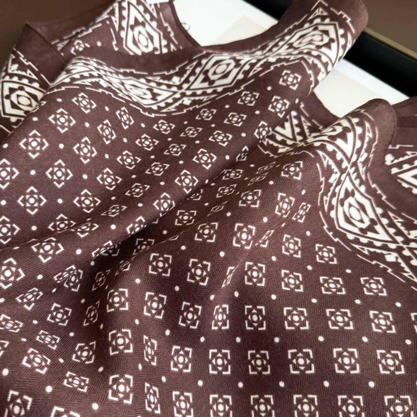 Geometric Print Square Scarf Lightweight Neck Hair and Handbag Fashion Accessory 26.8¡Á26.8 Inches