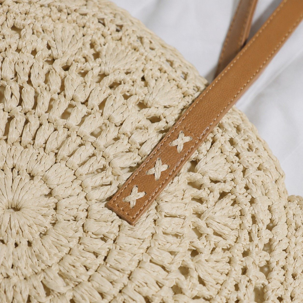 Round Woven Straw Tote Bag with Zip Closure Shoulder Handles and Slip Pocket