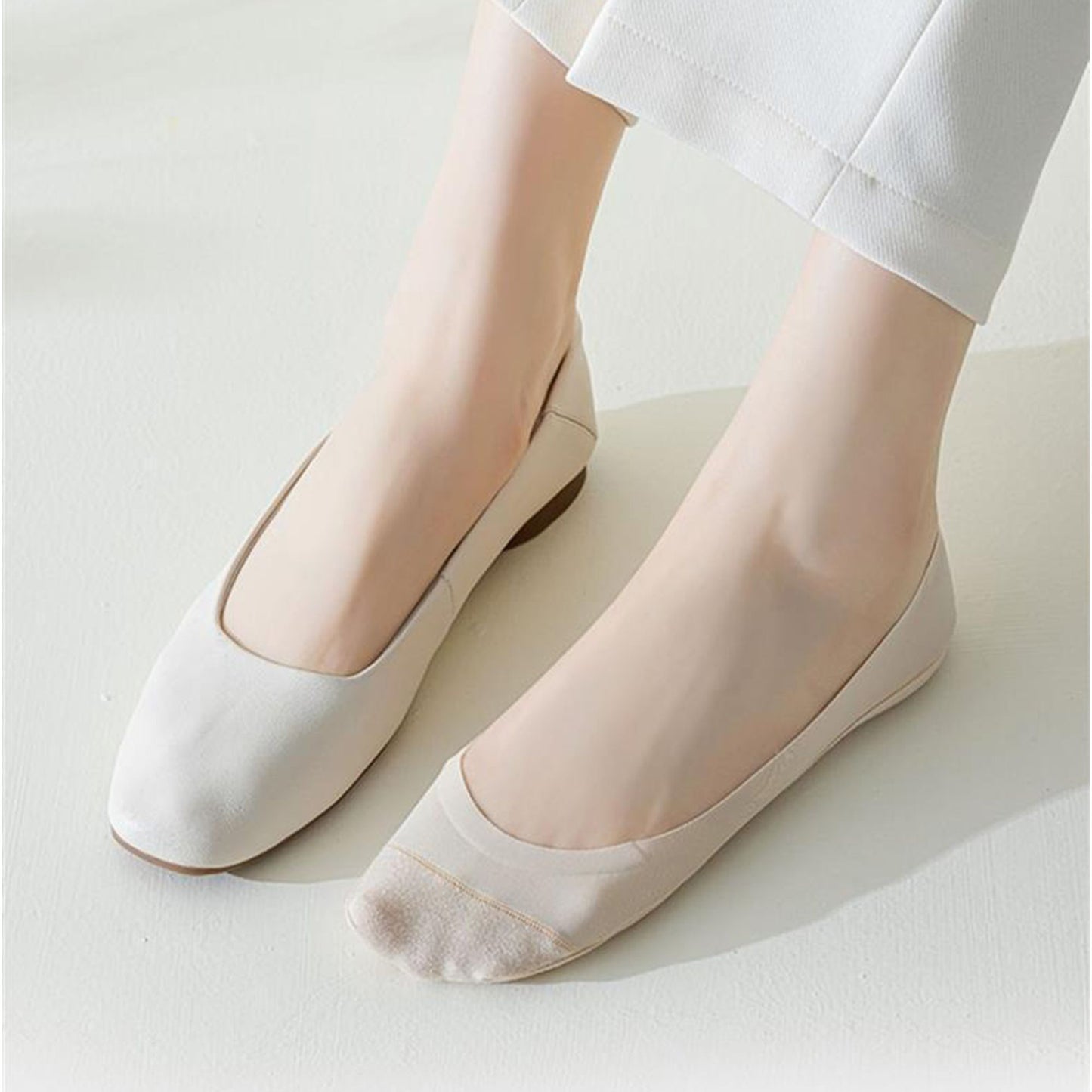 5 Pairs Women Low Cut Invisible Liner Socks Soft Stretch Mesh Top with Reinforced Toe and Moisture-Wicking Terry Cotton Sole