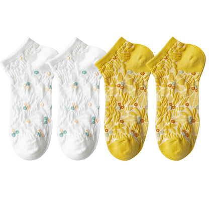 4 Pairs Women's Low-Cut Floral Embroidered Socks Soft Combed Cotton Breathable Fit for Sneakers Flats and Everyday Casual Wear