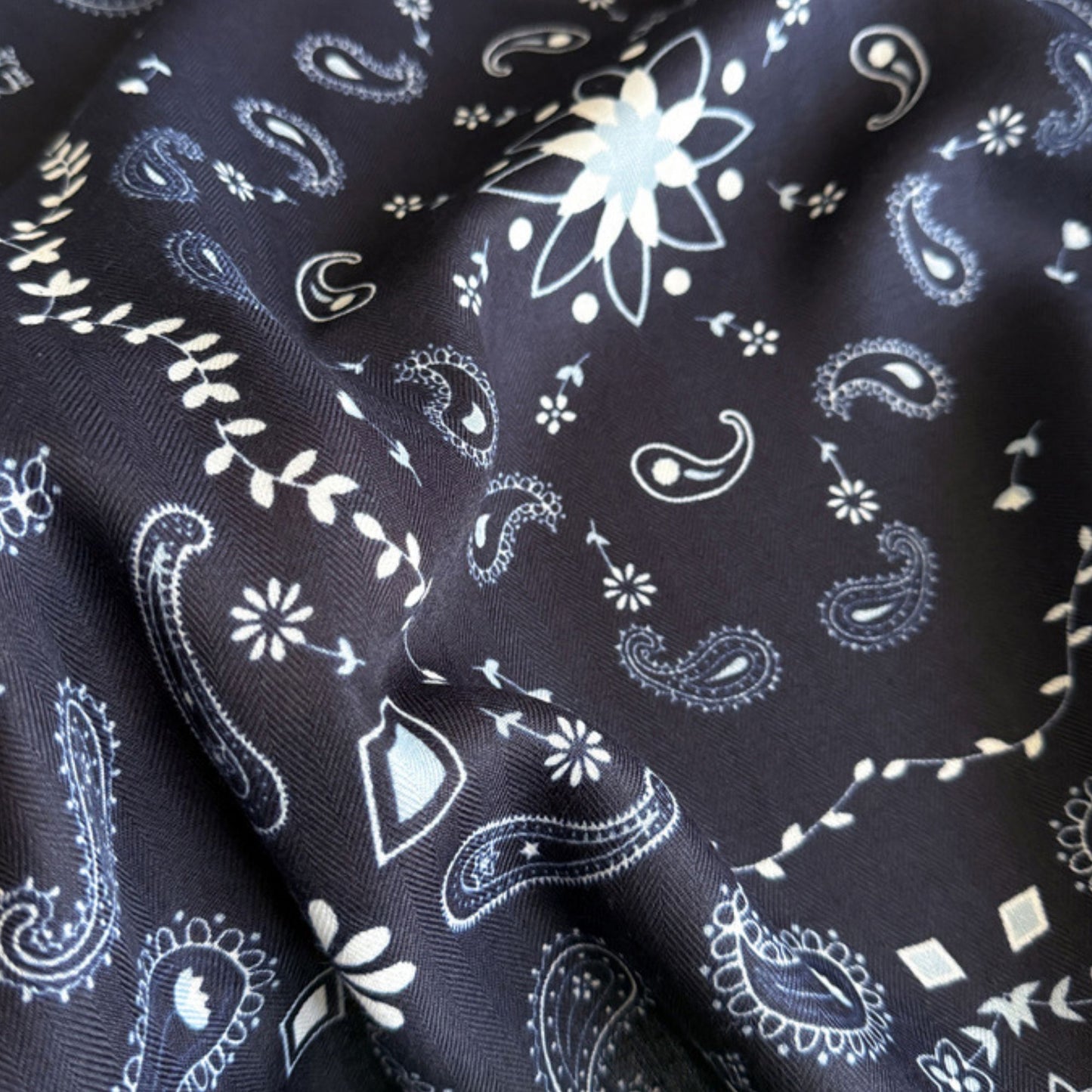Paisley Print Square Scarf Lightweight Neck Hair and Handbag Fashion Accessory 26.8¡Á26.8 Inches