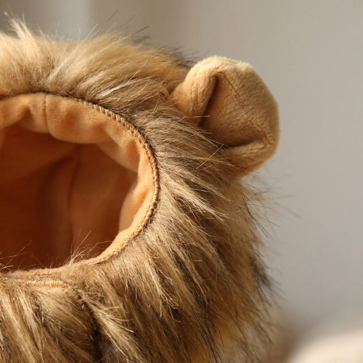 Pet Lion Mane Costume with Faux Fur Hood and Ear Detail Soft Plush Dress Up Outfit for Cats and Dogs
