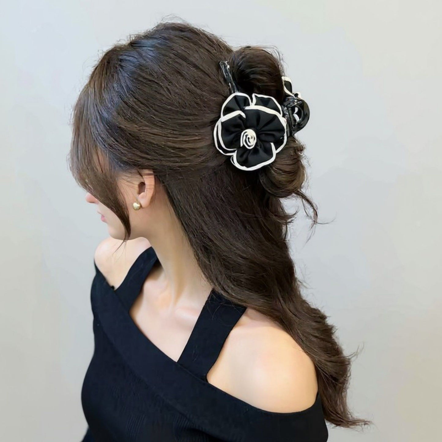 2pcs Fabric Flower Hair Claw Clip with Contrast Trim and Strong Grip