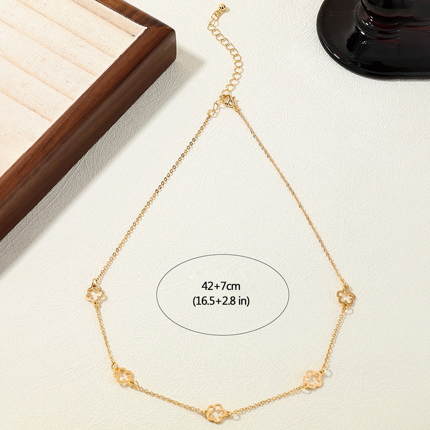 Women's Lucky Clover-Shaped Pendant Necklace