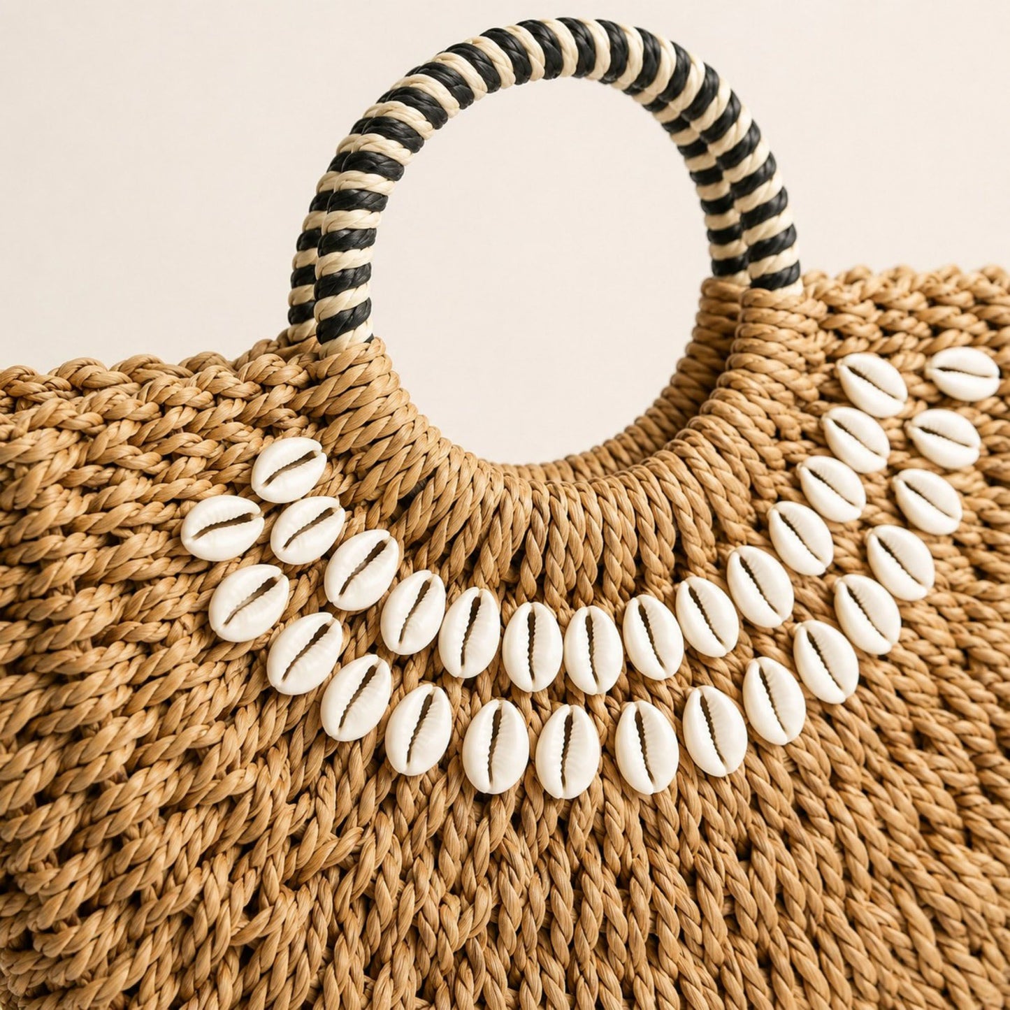 Straw Woven Shell Handbag with Round Handle