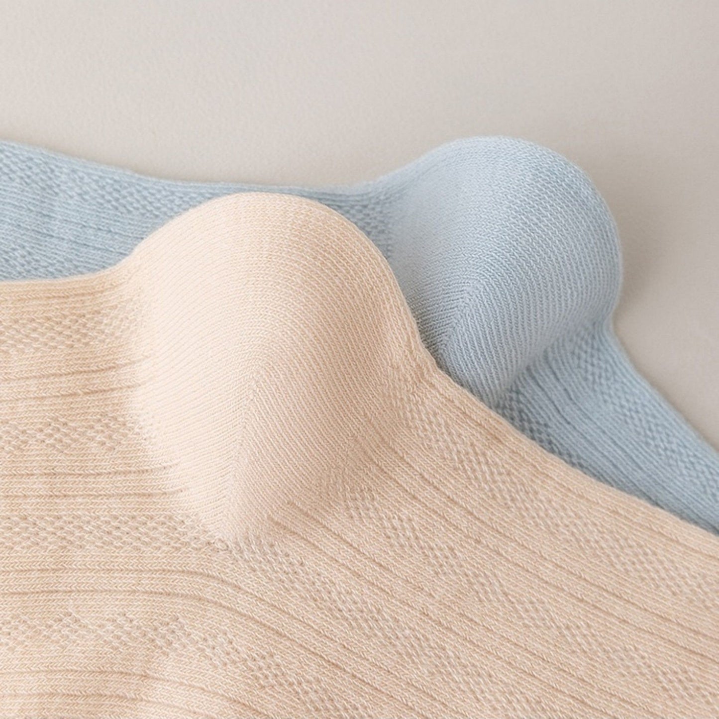 Ribbed Crew Socks with Ruffle Lettuce Trim Soft Stretch Knit Comfortable Everyday 5-Pack