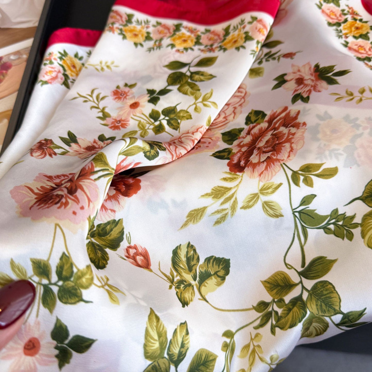 Vintage Floral Print Satin Feel Square Scarf Elegant Lightweight Fashion Neck Hair Scarf 27.5¡Á27.5 Inches