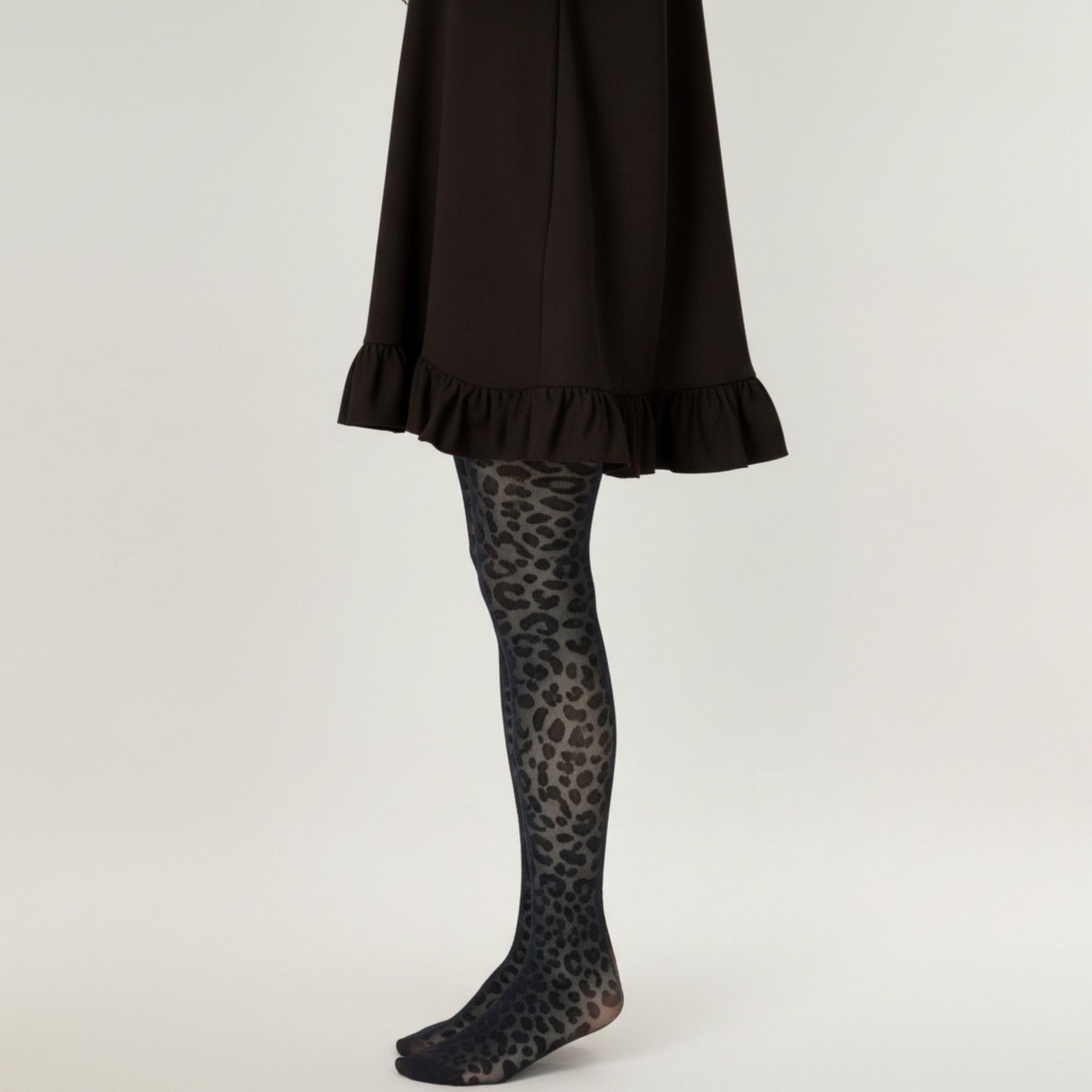 2pcs Women's Full Length Tights with Leopard Print Pattern and Soft Stretch Fit for Bold Textured Feminine Legwear Styling