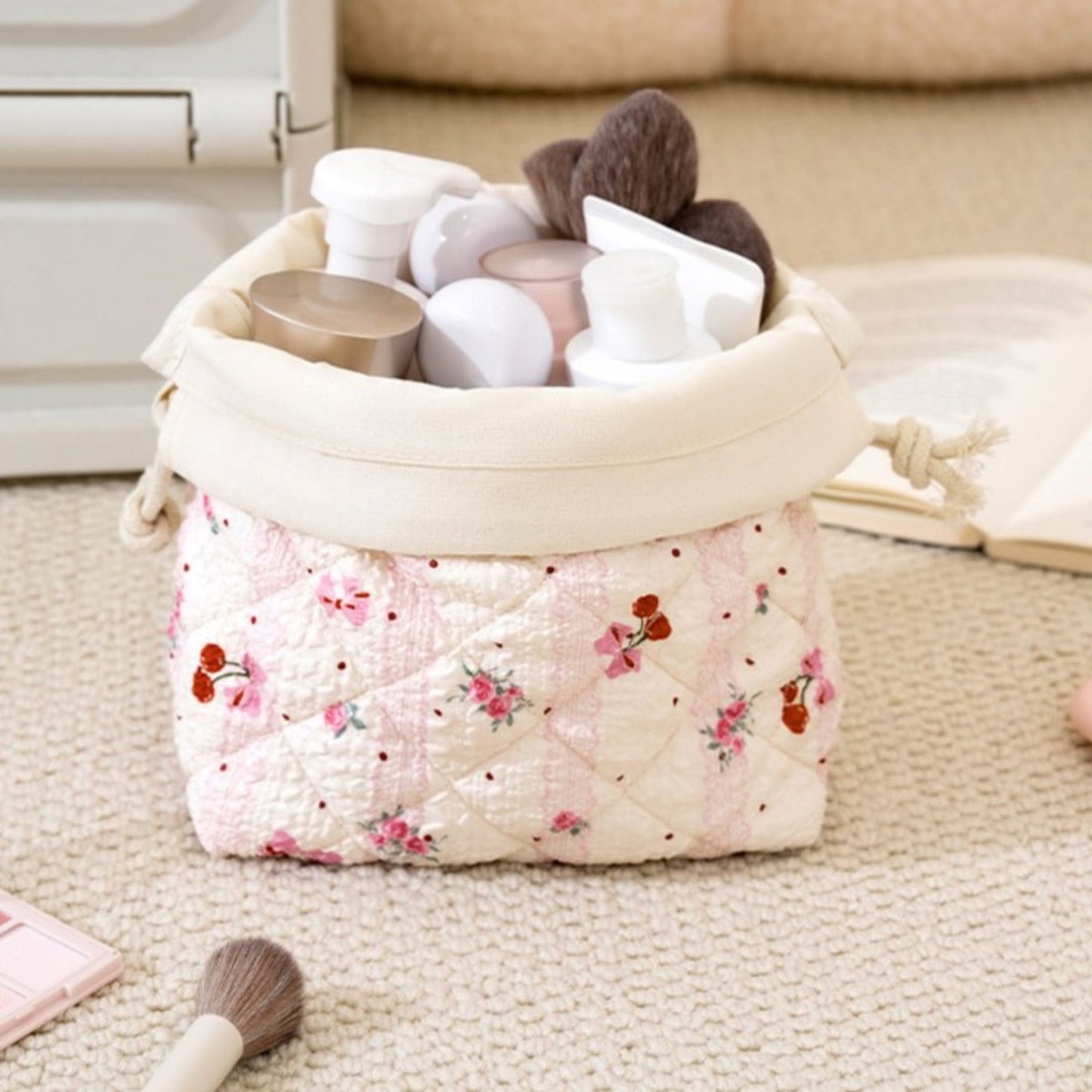 Quilted Drawstring Makeup Bag Large Capacity Portable Cosmetic Organizer Pouch