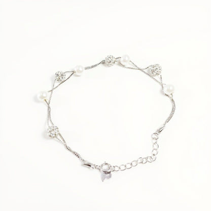 Women's Pearl and Crystal Beaded Bracelet with Delicate Chain Design