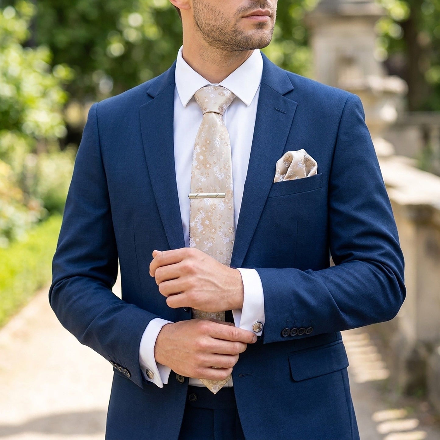 Men's Paisley Floral Tie Gift Set with Matching Pocket Square Cufflinks and Silver Tie Clip