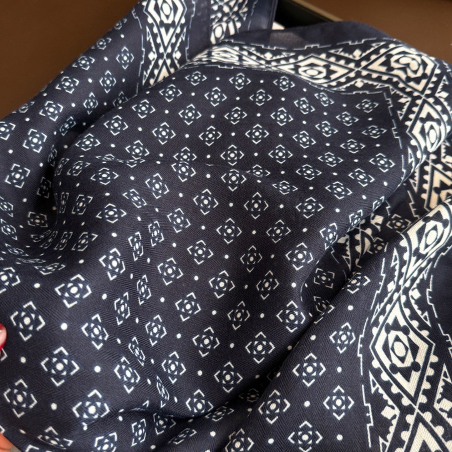 Geometric Print Square Scarf Lightweight Neck Hair and Handbag Fashion Accessory 26.8¡Á26.8 Inches