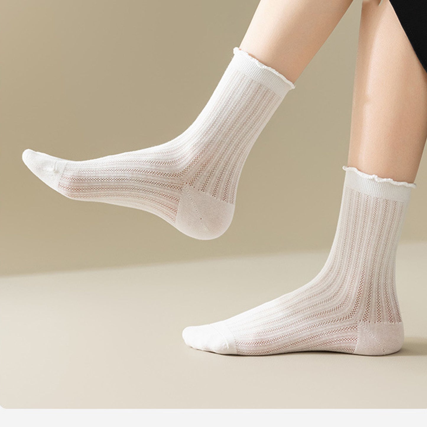 4-Pair Pack Soft Ribbed Ankle Socks with Ruffled Edge Trim Lightweight Knit Design in Multiple Color Combinations