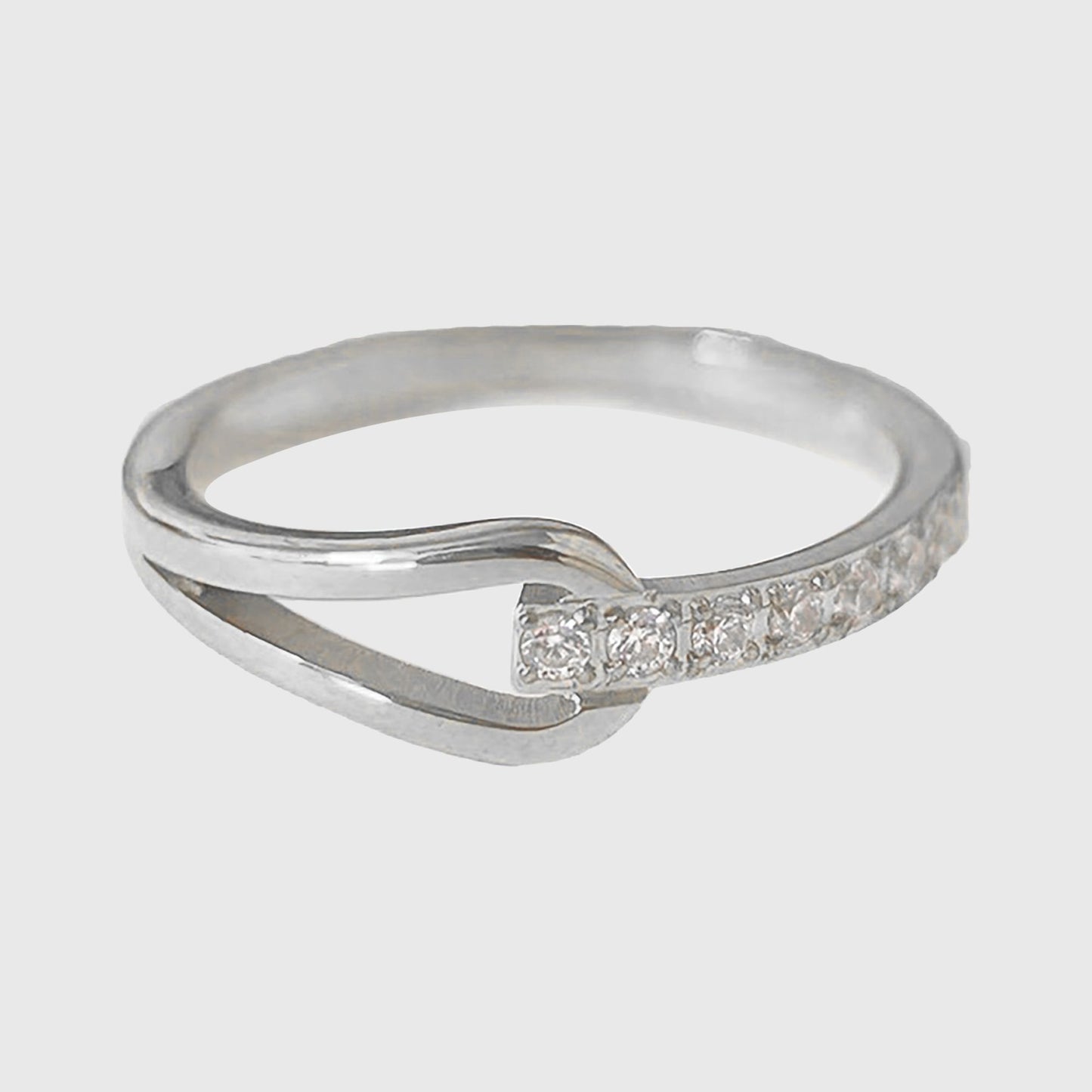 Women's Buckle Statement Ring with Cubic Zirconia - Twisted Band Sparkle Ring for Daily & Dressy Styling