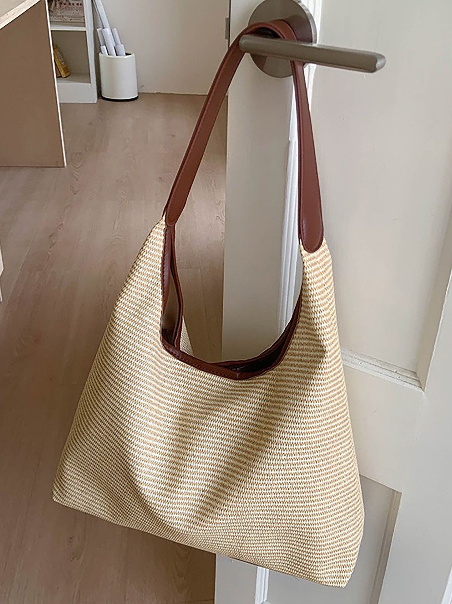 Canvas Shoulder Bag with Magnetic Closure and Fixed Strap