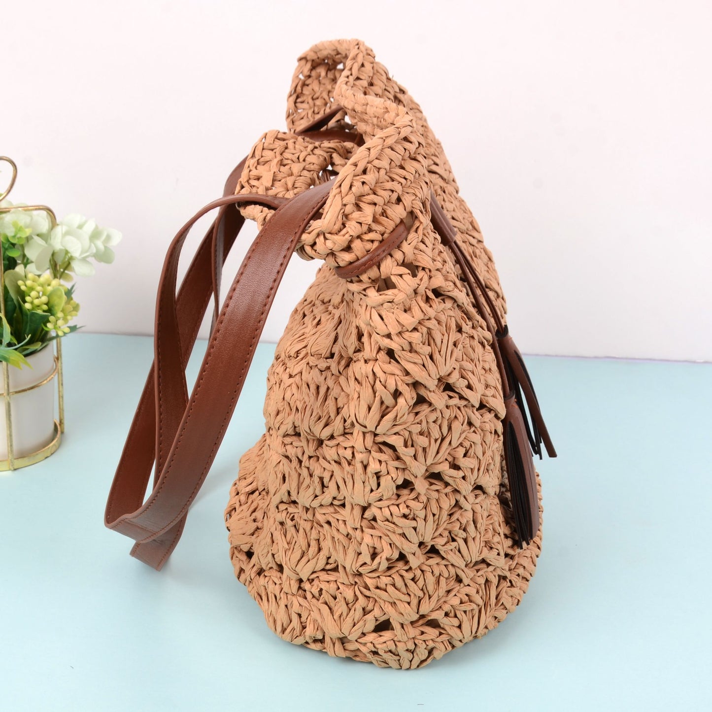 Women's Rustic Straw Shoulder Bag with Leather Accents