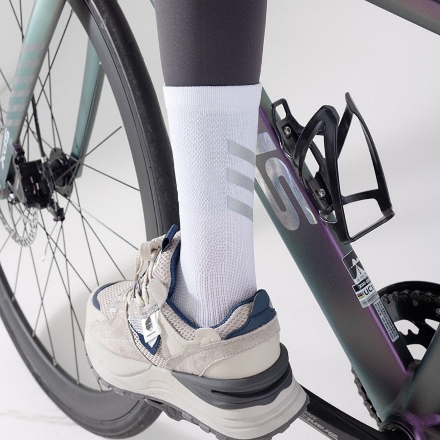 Reflective Compression Sports Socks with Breathable Fabric and Night Visibility Design 2-Pack