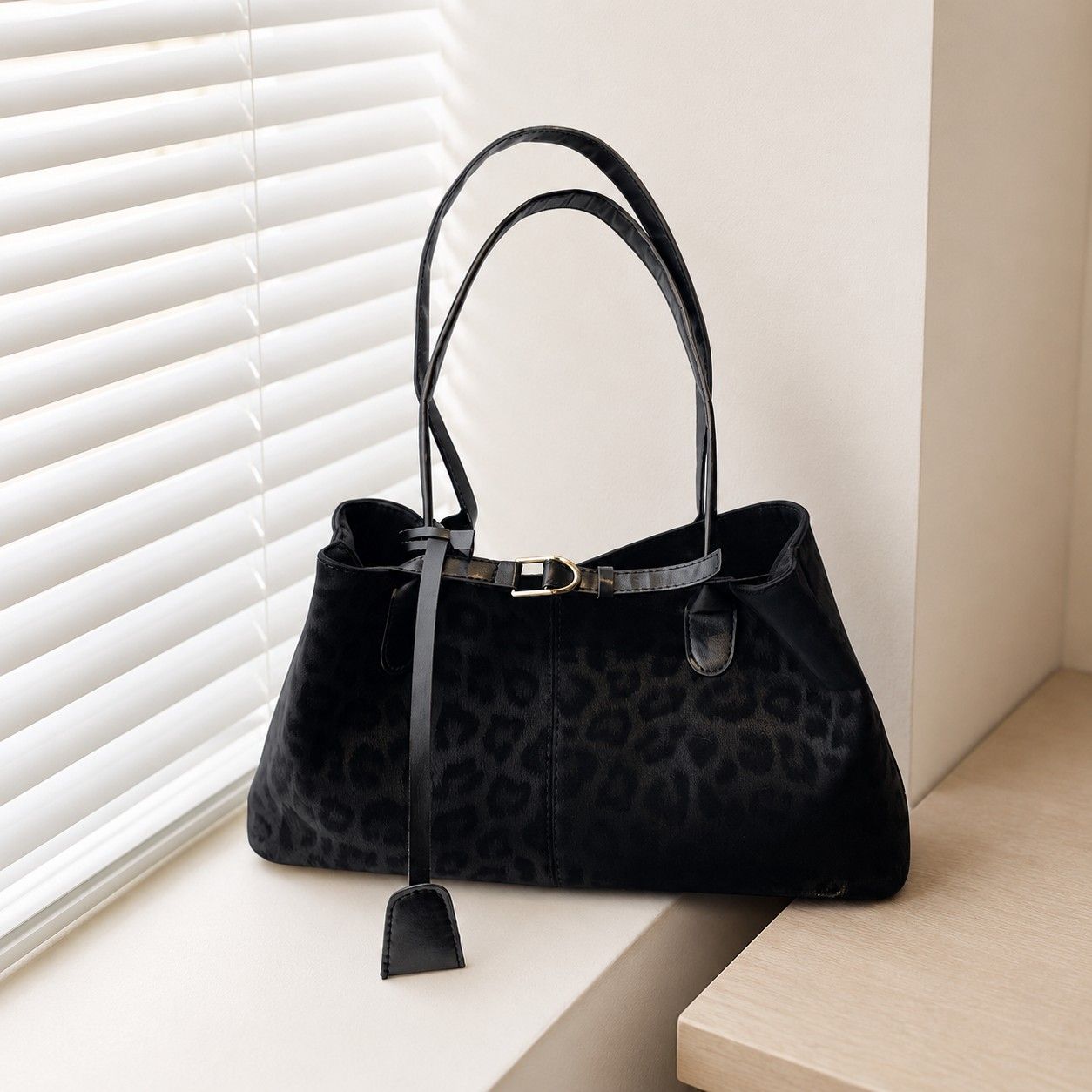 Leopard Print Shoulder Tote Bag with Magnetic Closure Buckle Detail and Tassel