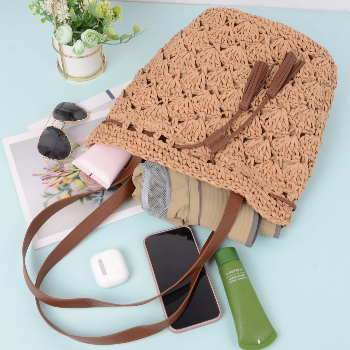 Women's Rustic Straw Shoulder Bag with Leather Accents