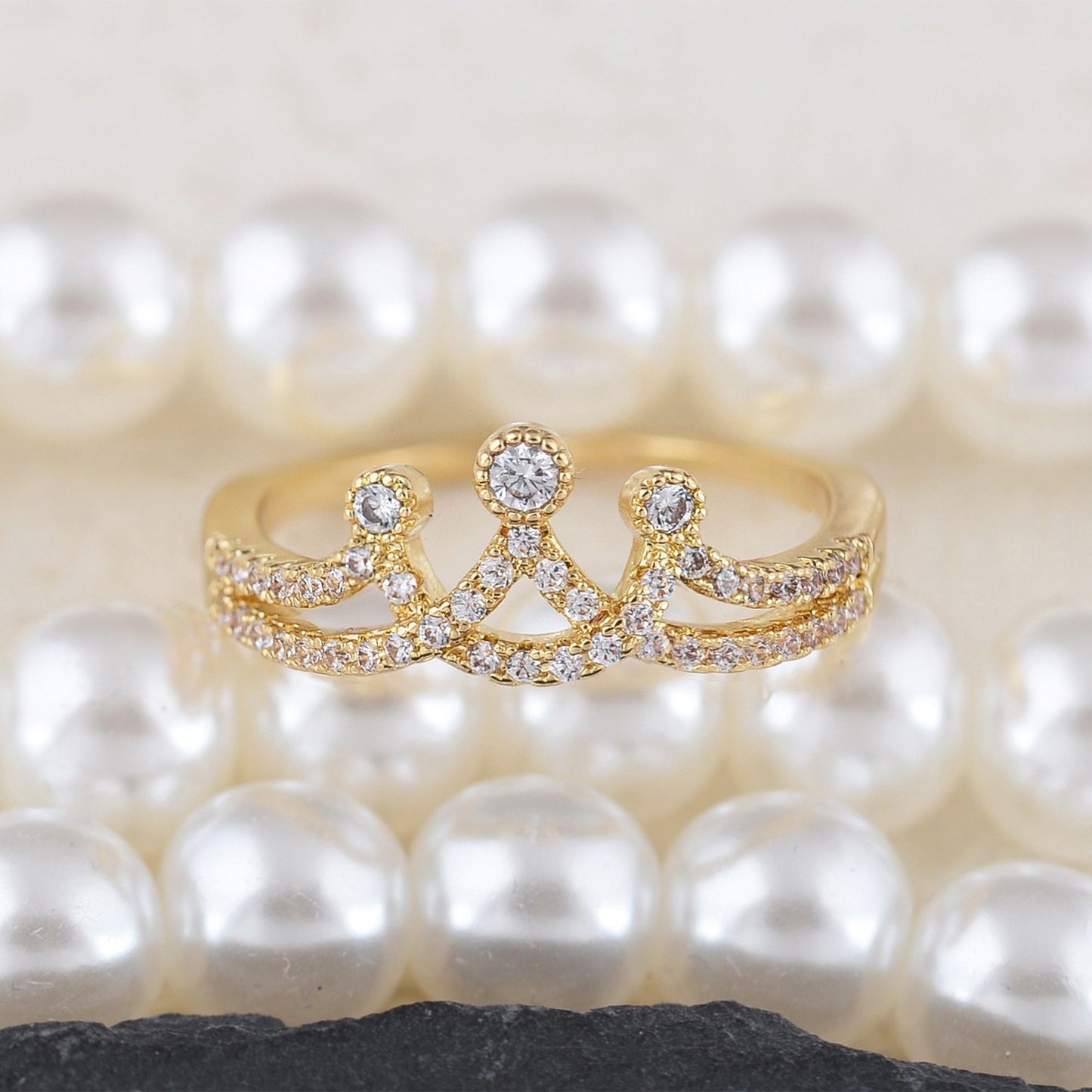 Elegant Crown and Geometric Rings for Women Sparkling Crystal Statement Band Fashion Jewelry for Daily Wear