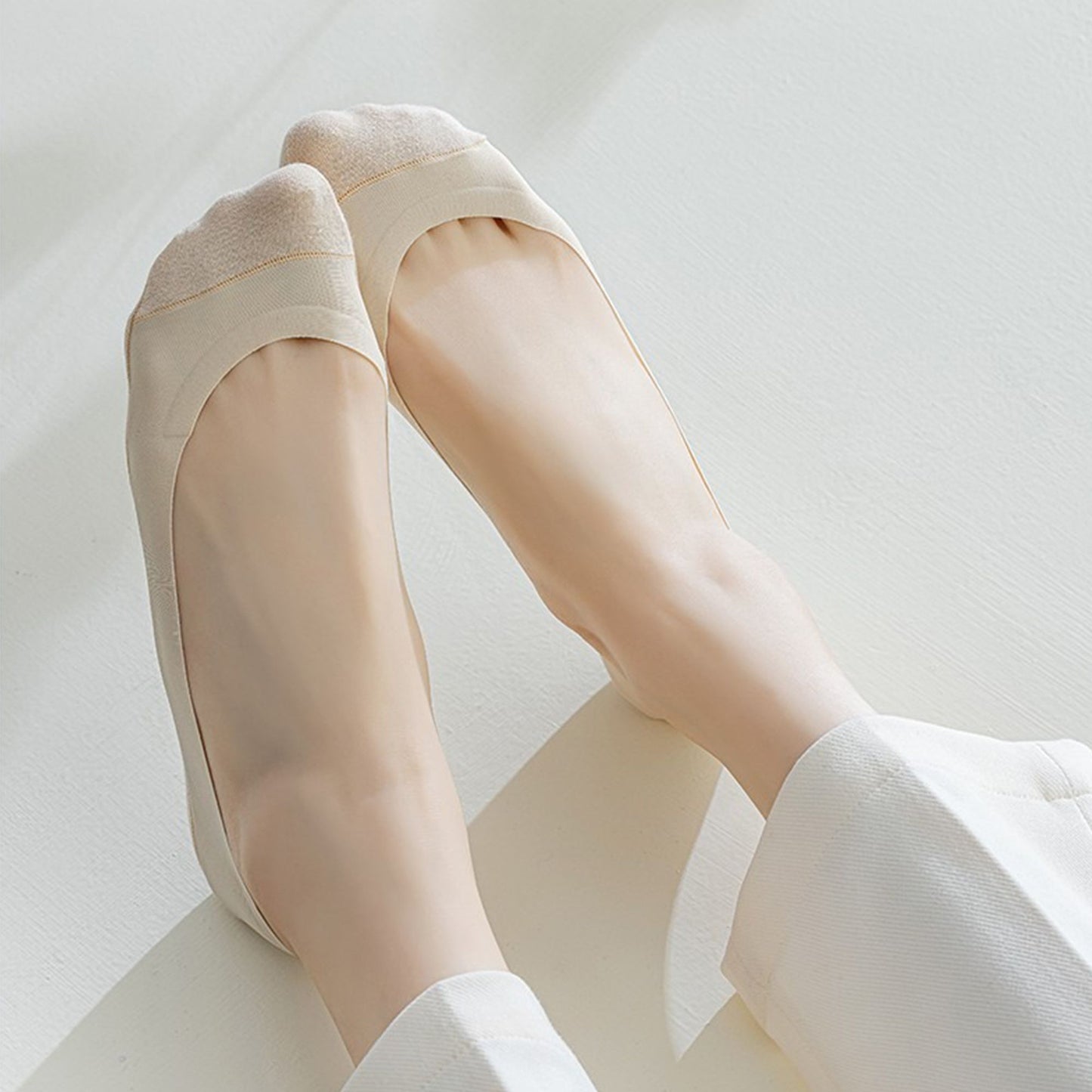 5 Pairs Women Low Cut Invisible Liner Socks Soft Stretch Mesh Top with Reinforced Toe and Moisture-Wicking Terry Cotton Sole