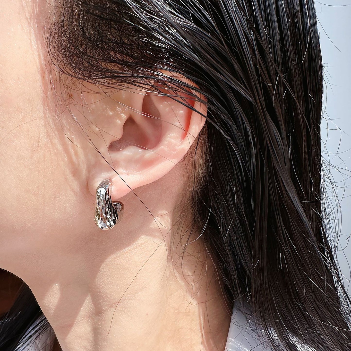 Women's Textured C-Hoop Earrings - 2cm Hammered Statement Hoops
