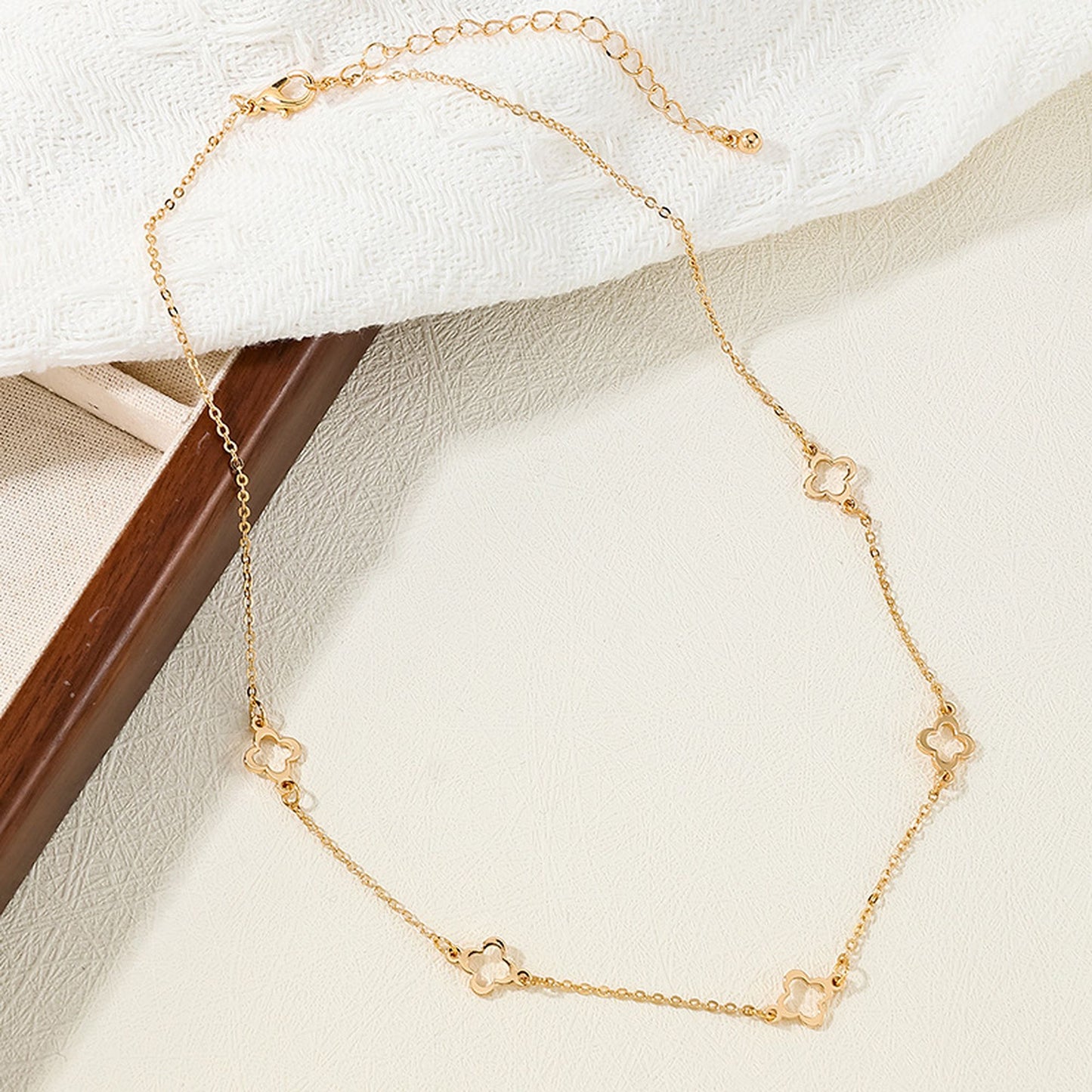 Women's Lucky Clover-Shaped Pendant Necklace