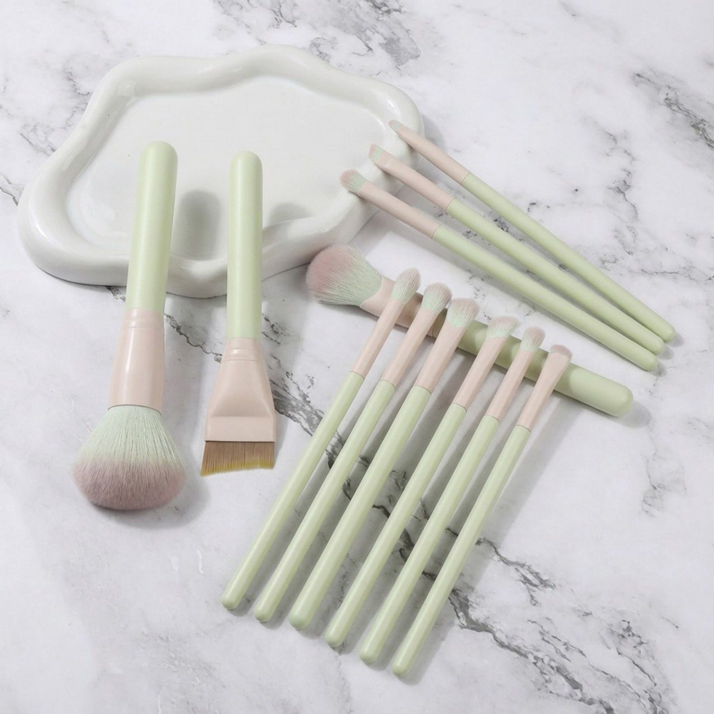 12 Piece Makeup Brush Set with Soft Synthetic Bristles for Face Eye Blending Contour Powder Foundation