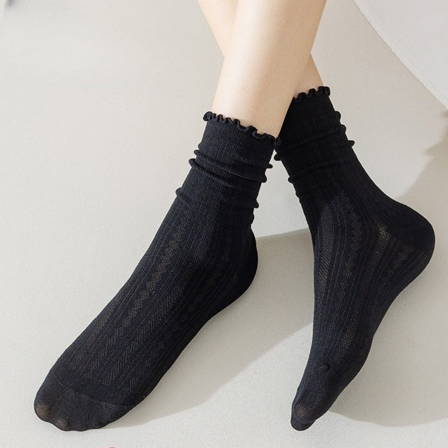 Ribbed Crew Socks with Ruffle Lettuce Trim Soft Stretch Knit Comfortable Everyday 5-Pack