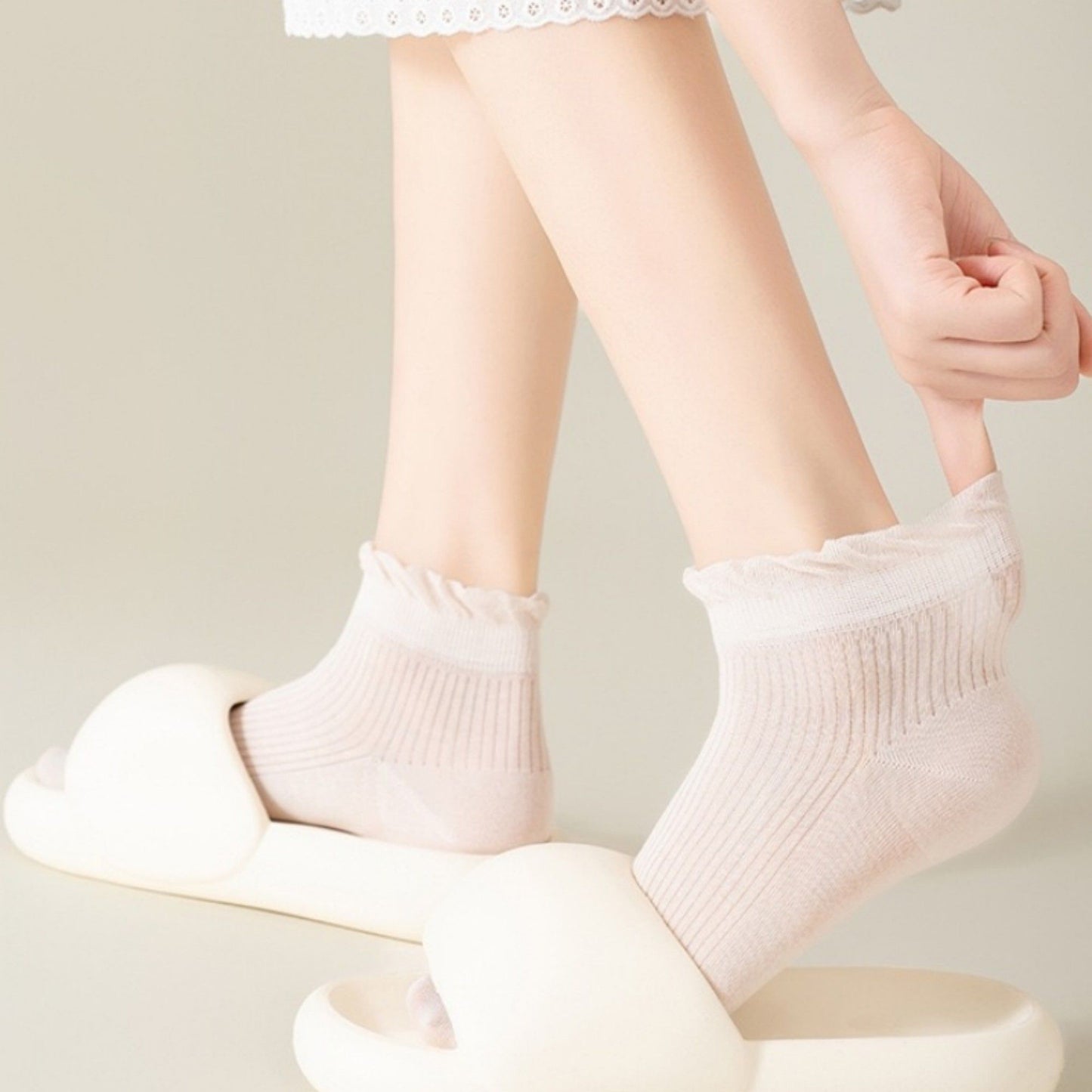 Ribbed Ankle Socks with Soft Ruffle Cuff Stretch Knit Fabric for Everyday Comfort 3-Pack