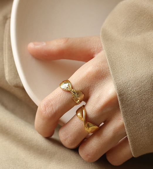 Classic Twist Gold Ring