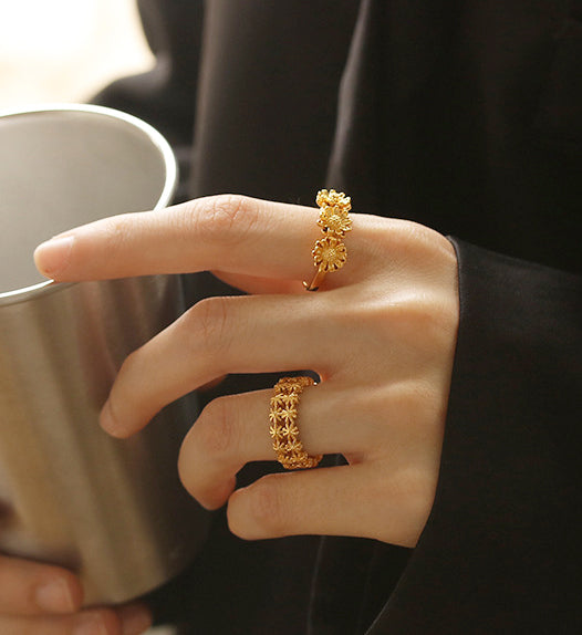 Triple Daisy Adjustable Gold Ring