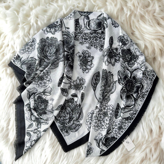 Light Luxury Floral Printed Large Square Scarf With Loose Beard