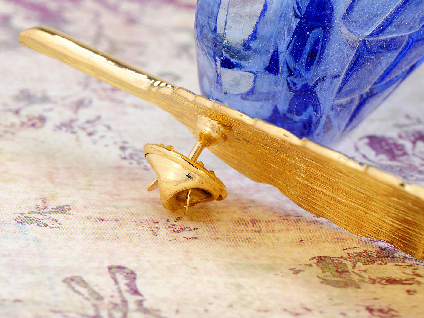 Etched Solitary Leaf Brooch
