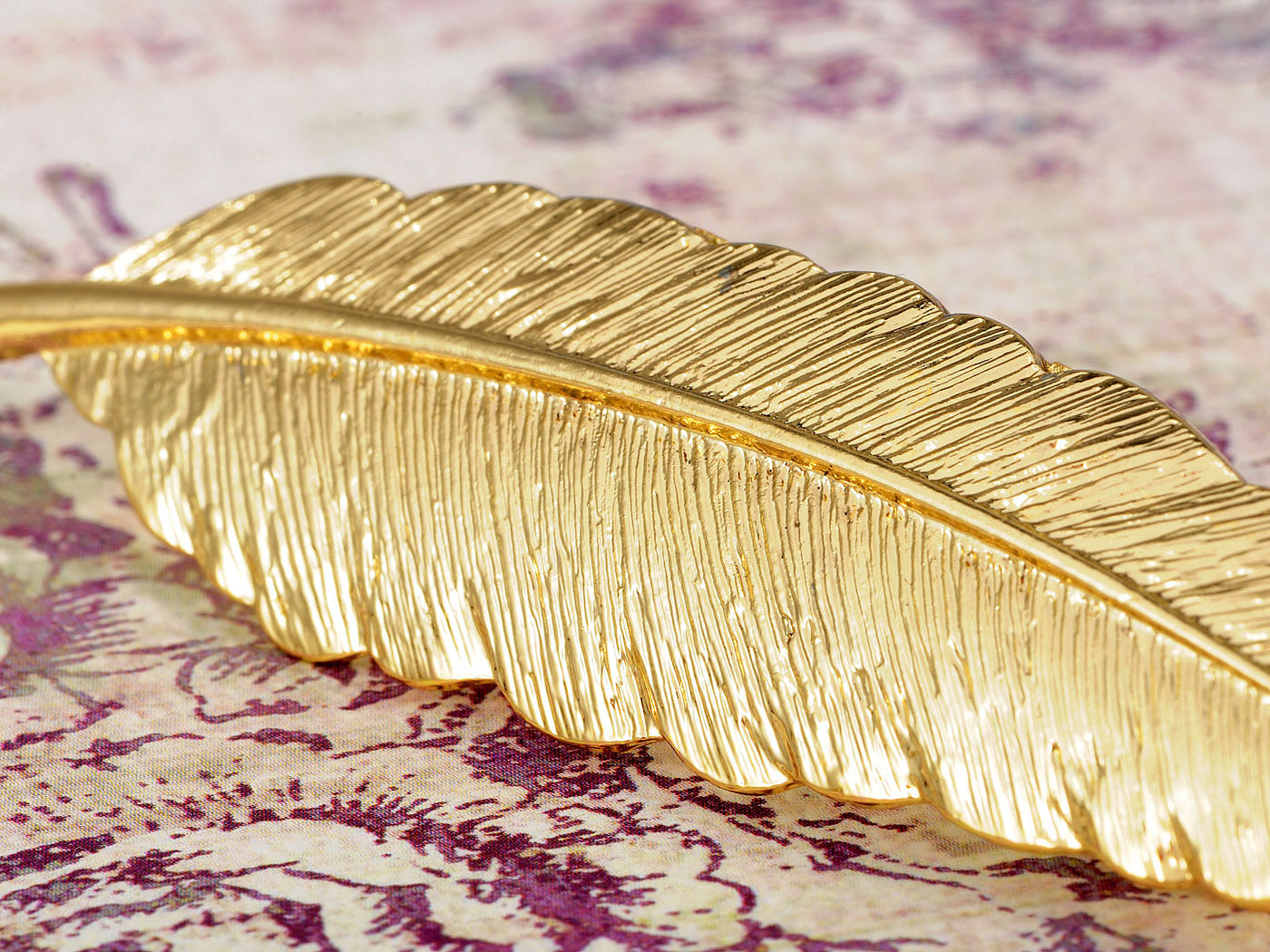 Etched Solitary Leaf Brooch