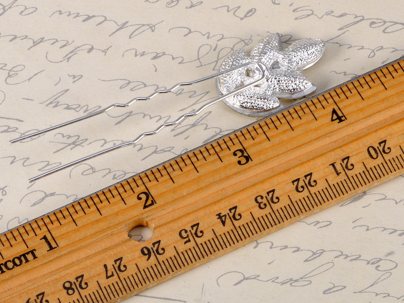 Silver Embedded Leaf Pattern Hair Pin