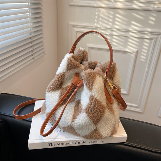 Fluffy Diamond Pattern Bucket Bag