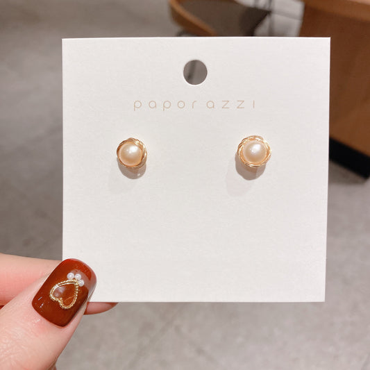 Simple Nestled Pearl Earring Stud