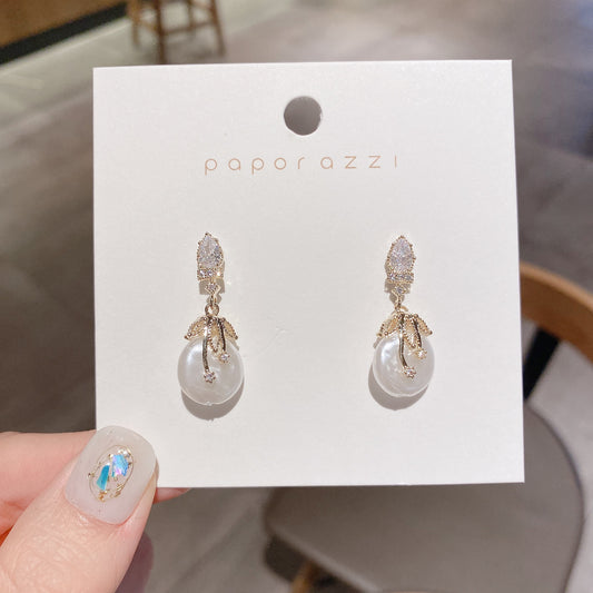 White Iridescent Pearl Earring