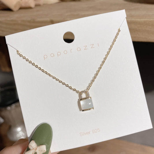 Shell Lock Pendent Necklace