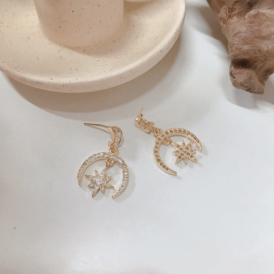 Gold Moon and Star Pendant Earring