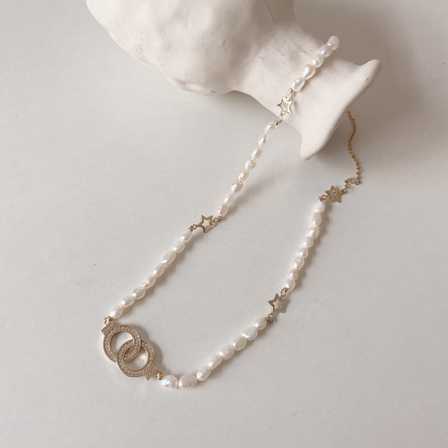 Interlocked Circles Pearl Beaded Necklace